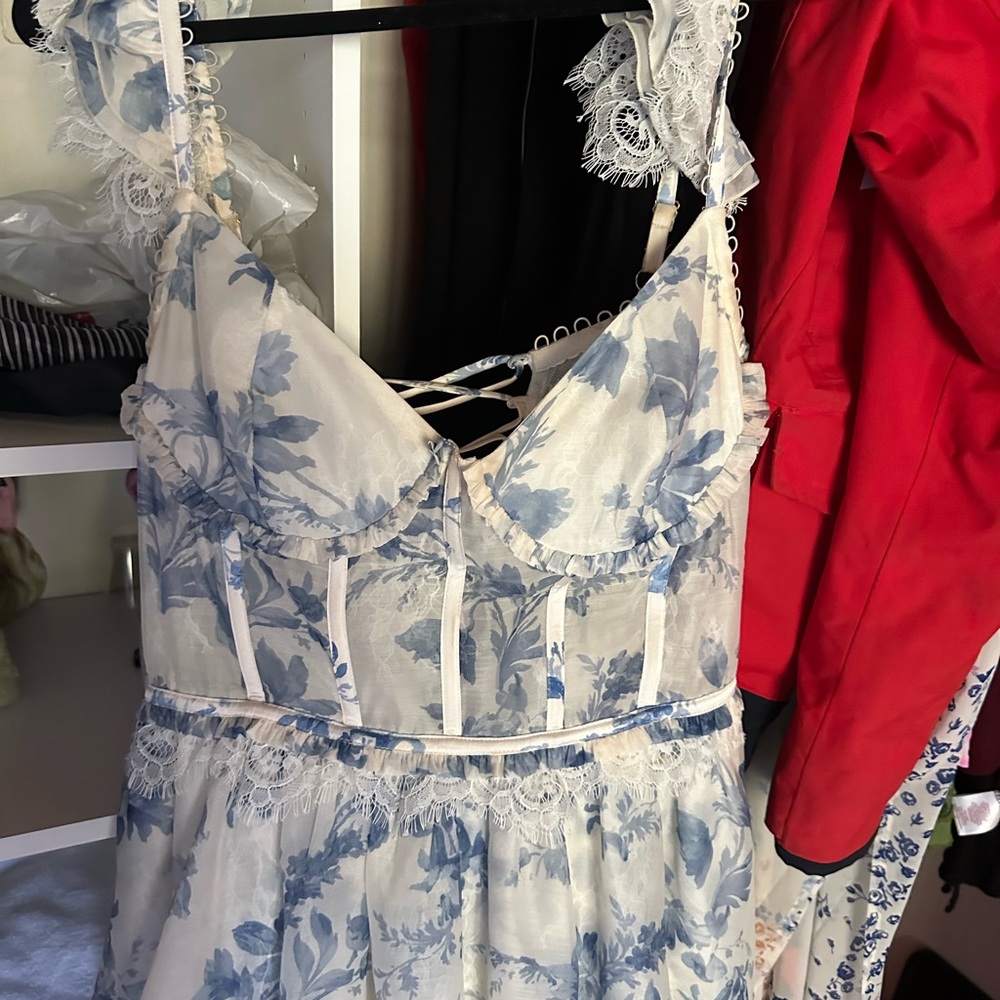 V. Chapmen corset dress elegant gown used once needs professional cleaning
